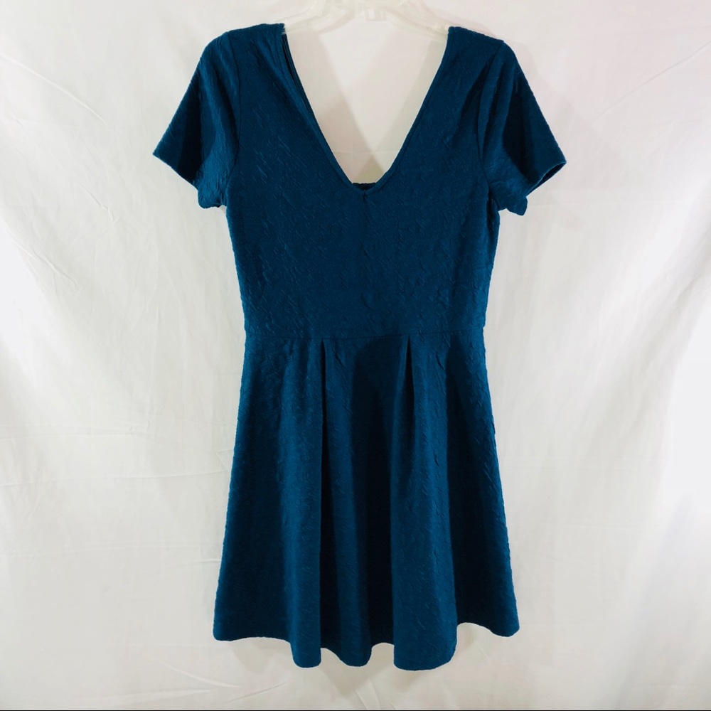 Alya Fit and Flare Bow Dress Size M NWT